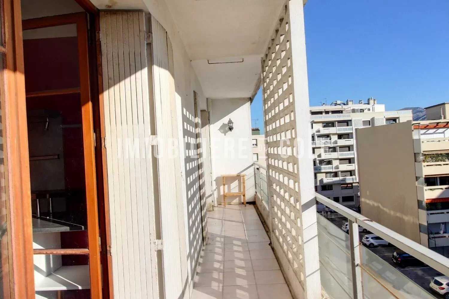 公寓 在 Marseille 10ème, Bouches-du-Rhône 12550457