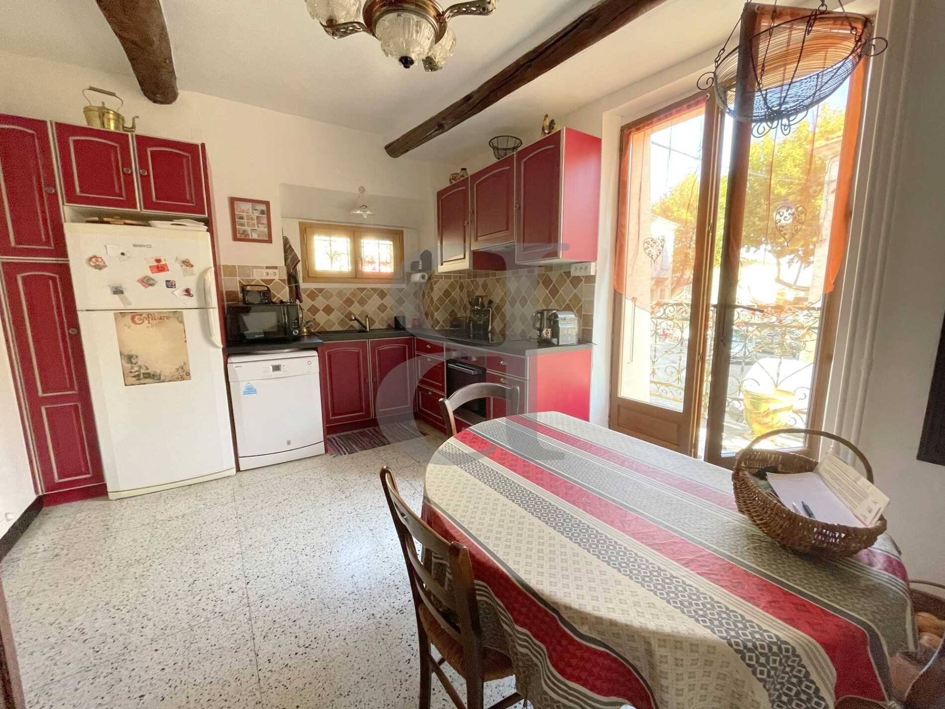 Rumah di Pernes-les-Fontaines, Provence-Alpes-Cote d'Azur 12551366