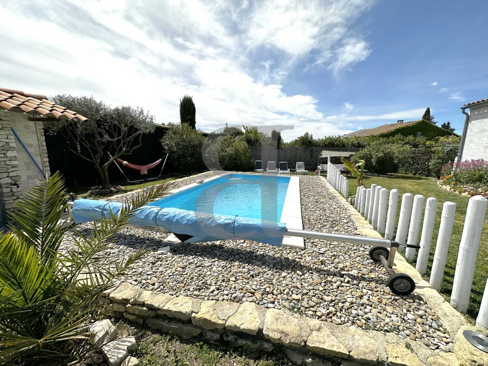 casa no Pernes-lès-Fontaines, Provença-Alpes-Costa Azul 12551367