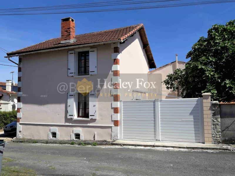 Huis in Aulnay, Nouvelle-Aquitaine 12551392