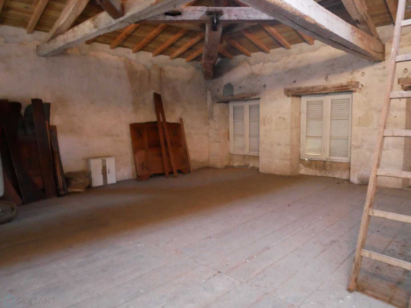 House in Saint-Maixent-l'École, Nouvelle-Aquitaine 12552270