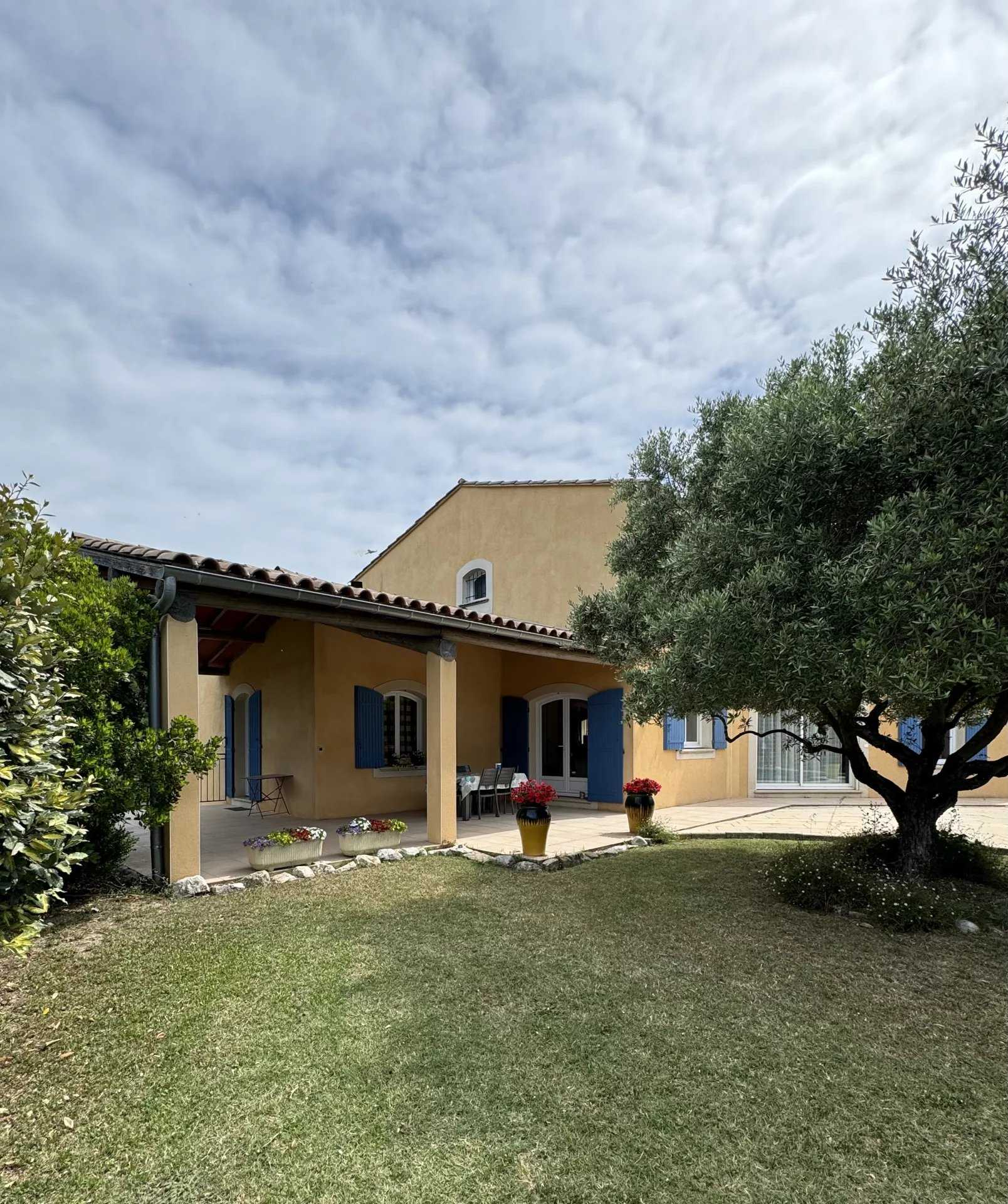 House in Saint-Didier, Vaucluse 12552440
