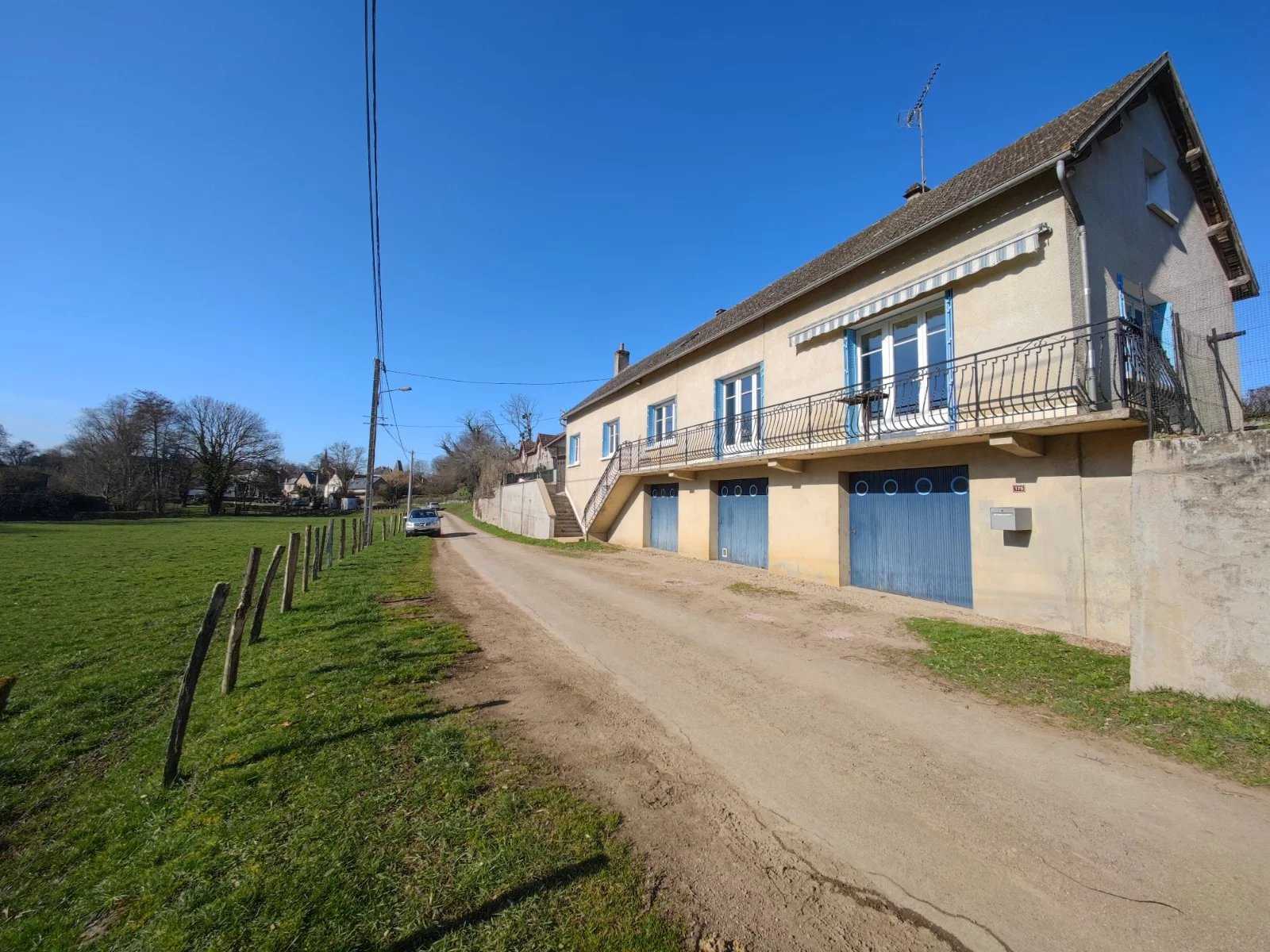 casa no Tamnay-en-Bazois, Bourgogne-Franche-Comte 12552457