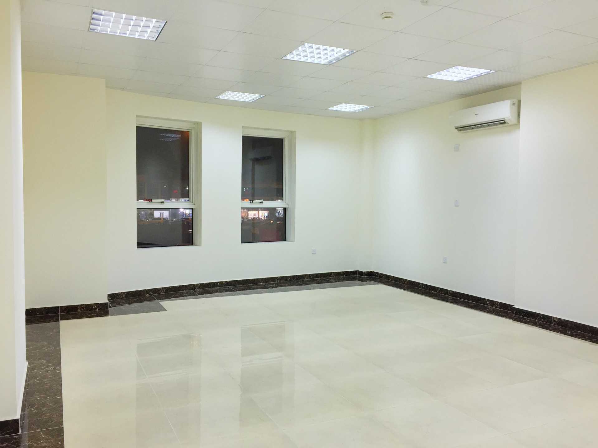 Oficina en Mu'aydhir Rawḑat Rashid, Ar Rayyan 12552793
