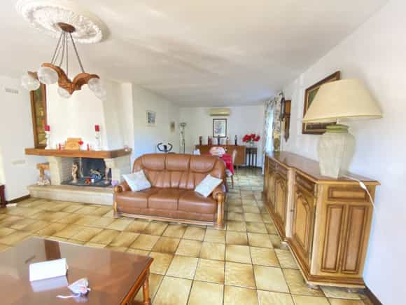 بيت في Antugnac, Occitanie 12553023