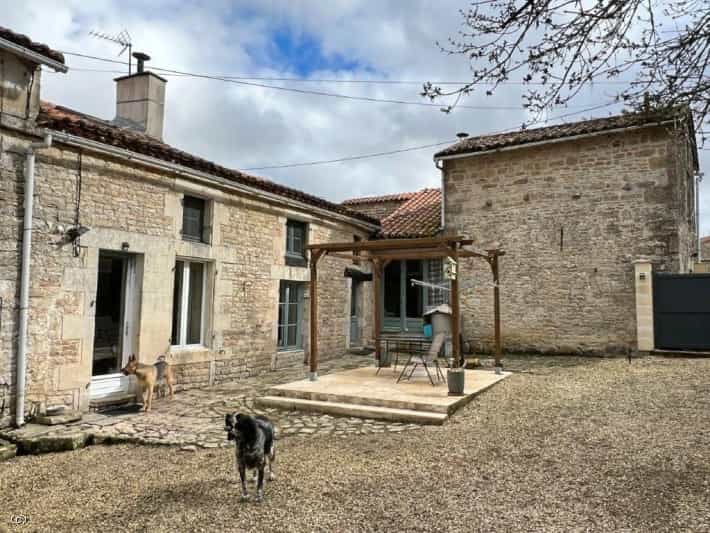 House in Mansle, Nouvelle-Aquitaine 12553489