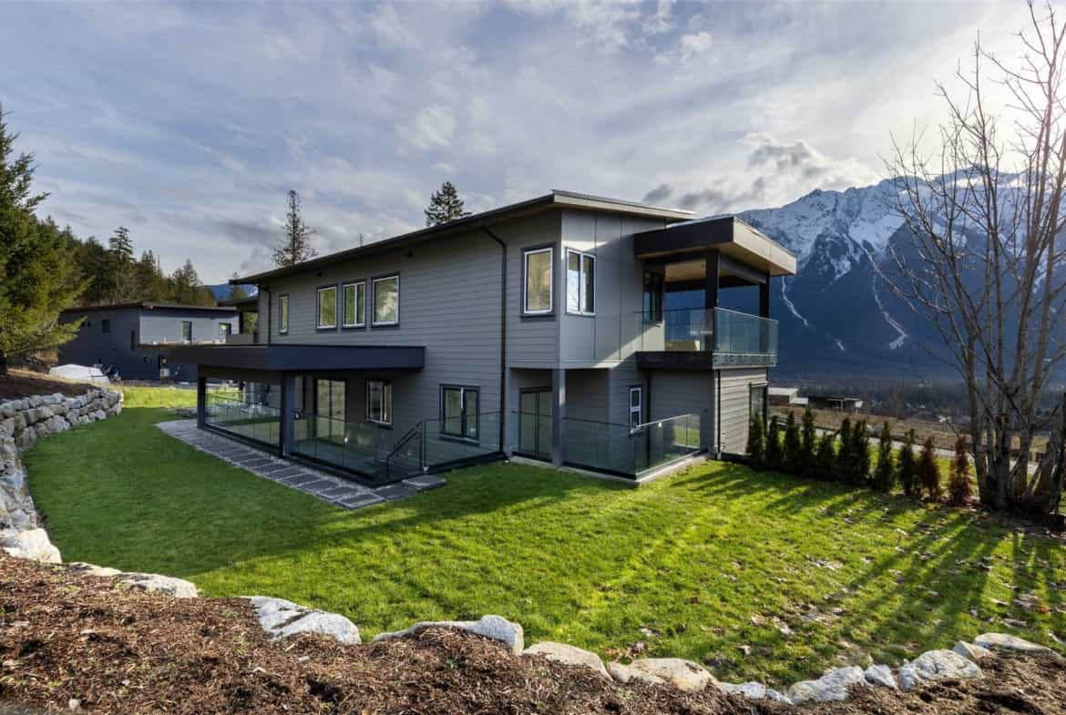 House in Pemberton, British Columbia 12553983