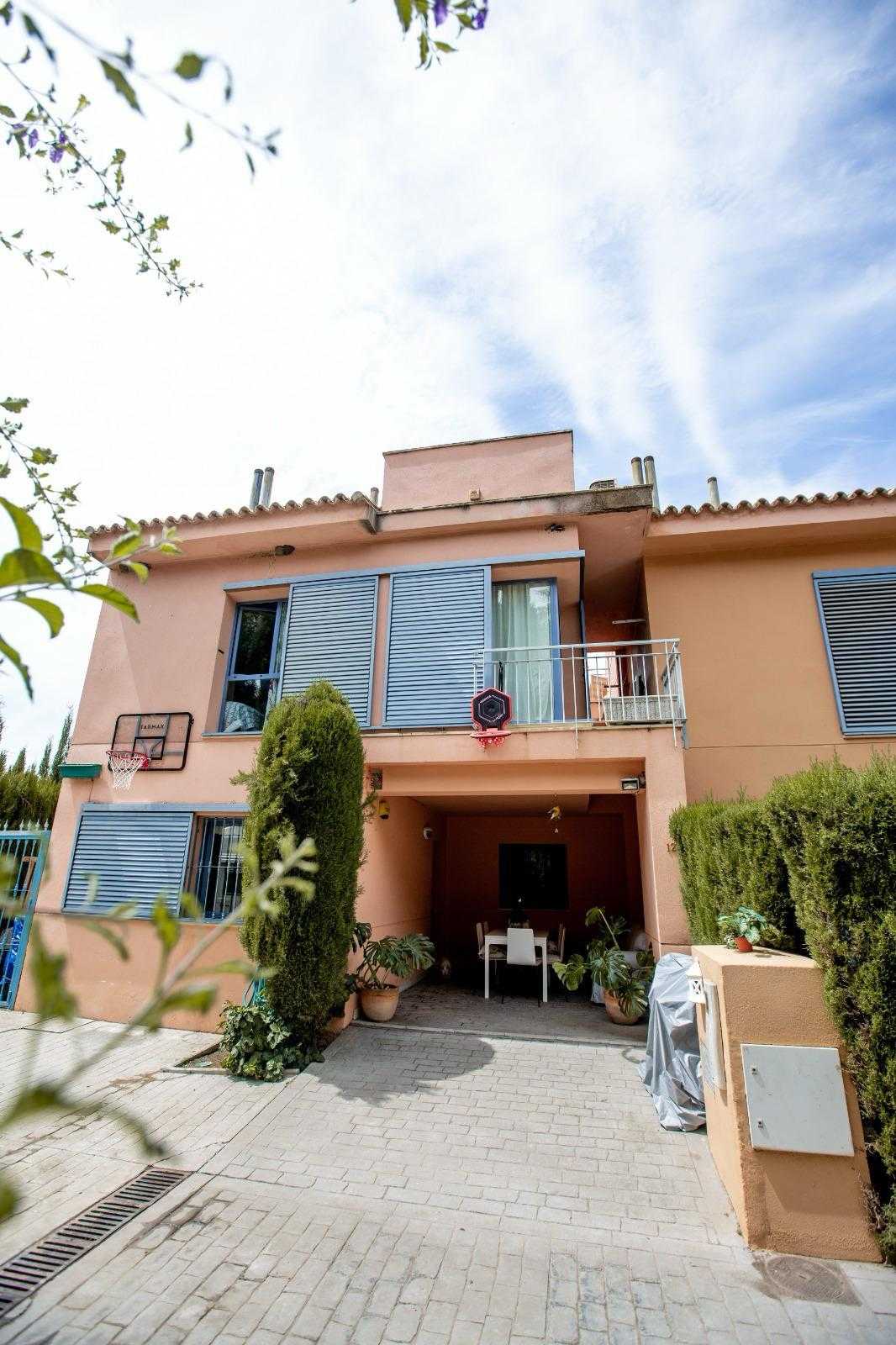 Несколько домов в Marbella, Andalucía 12554144