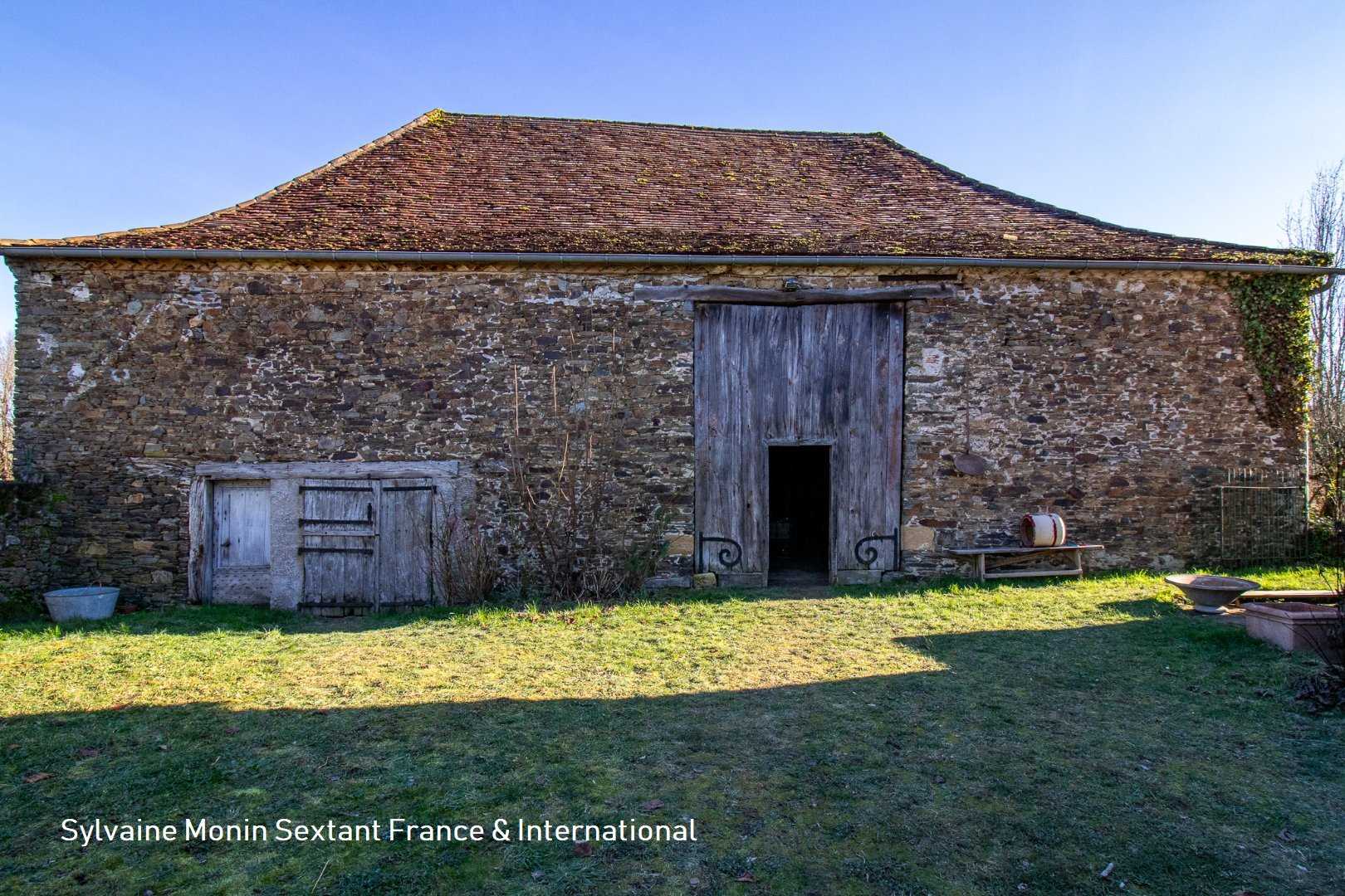 House in Lanouaille, Nouvelle-Aquitaine 12554481