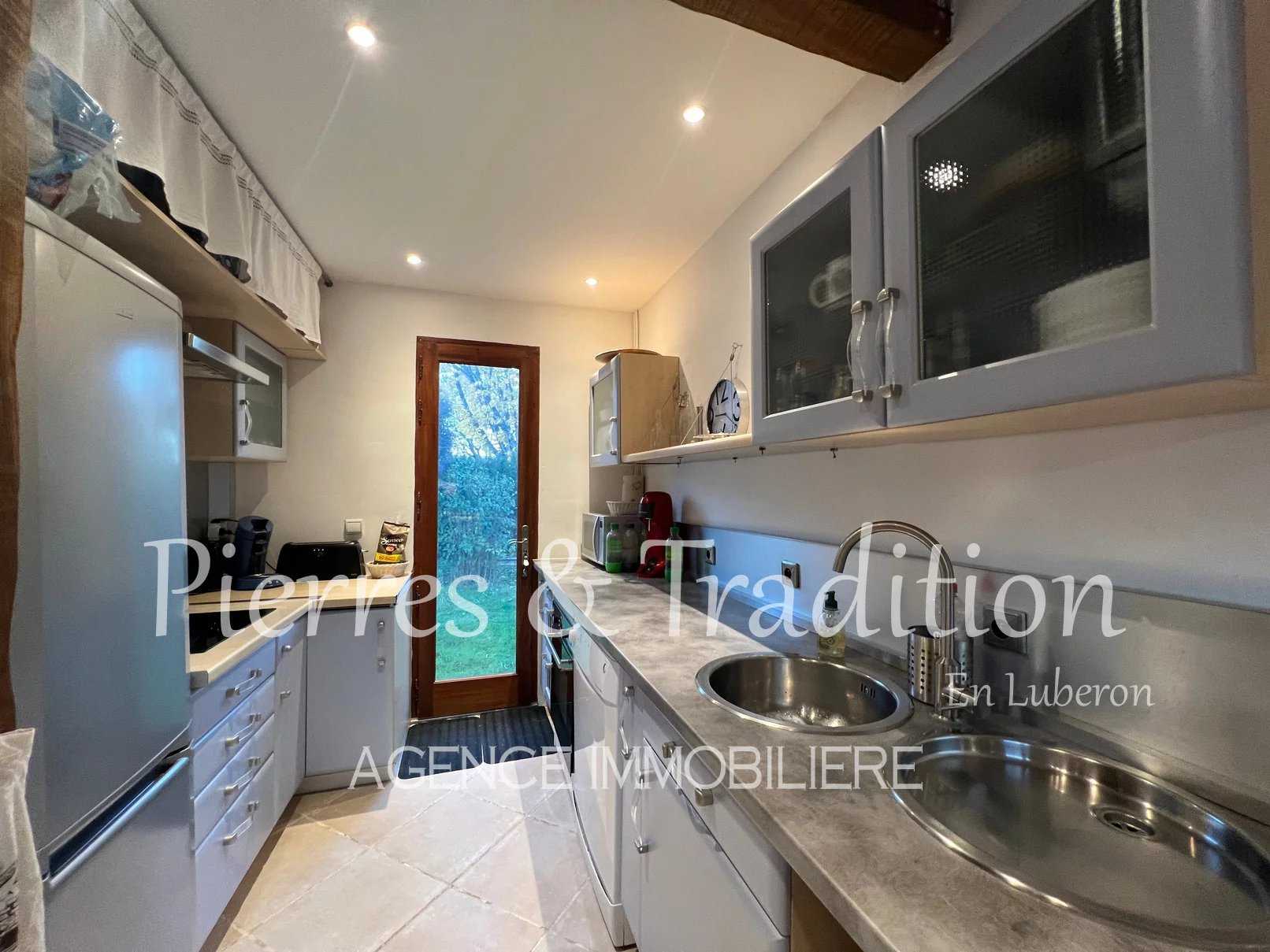 Talo sisään Cereste, Provence-Alpes-Cote d'Azur 12554747