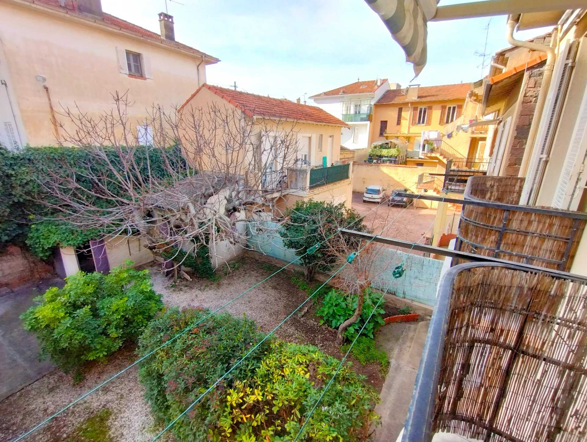 Будинок в Cabries, Provence-Alpes-Cote d'Azur 12554776