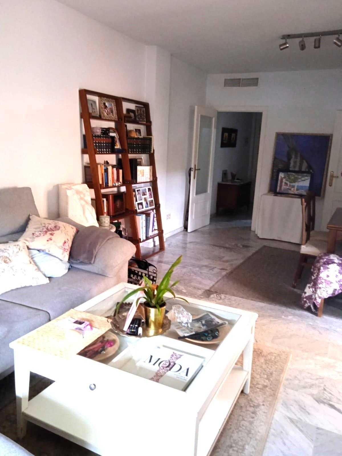 公寓 在 Tomares, Andalusia 12555193
