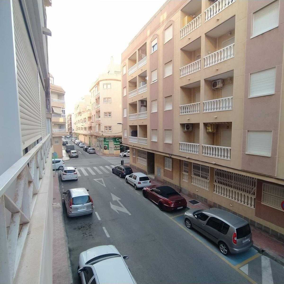 Condominium dans Torrevieja, Valence 12556075