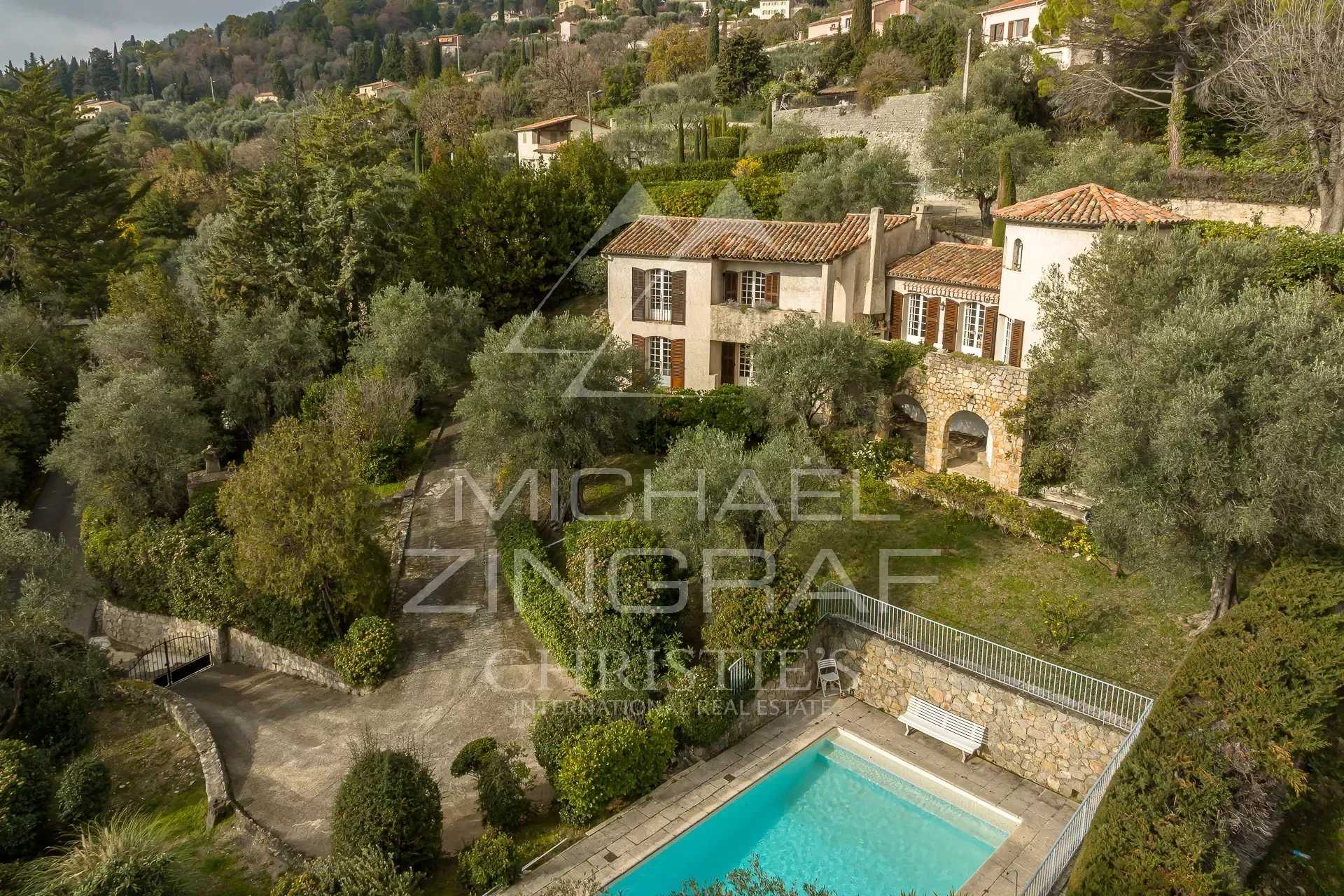 Talo sisään Grasse, Provence-Alpes-Cote d'Azur 12556552
