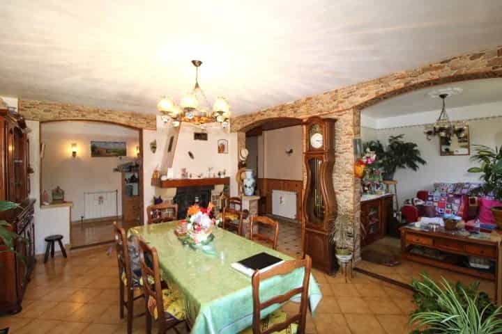 Huis in Gareoult, Provence-Alpes-Cote d'Azur 12556599