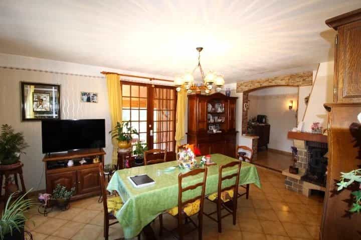 Hus i Gareoult, Provence-Alpes-Cote d'Azur 12556599