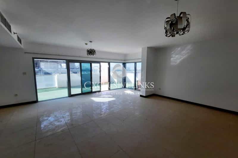 Condominium in Warisan, Dubayy 12557132