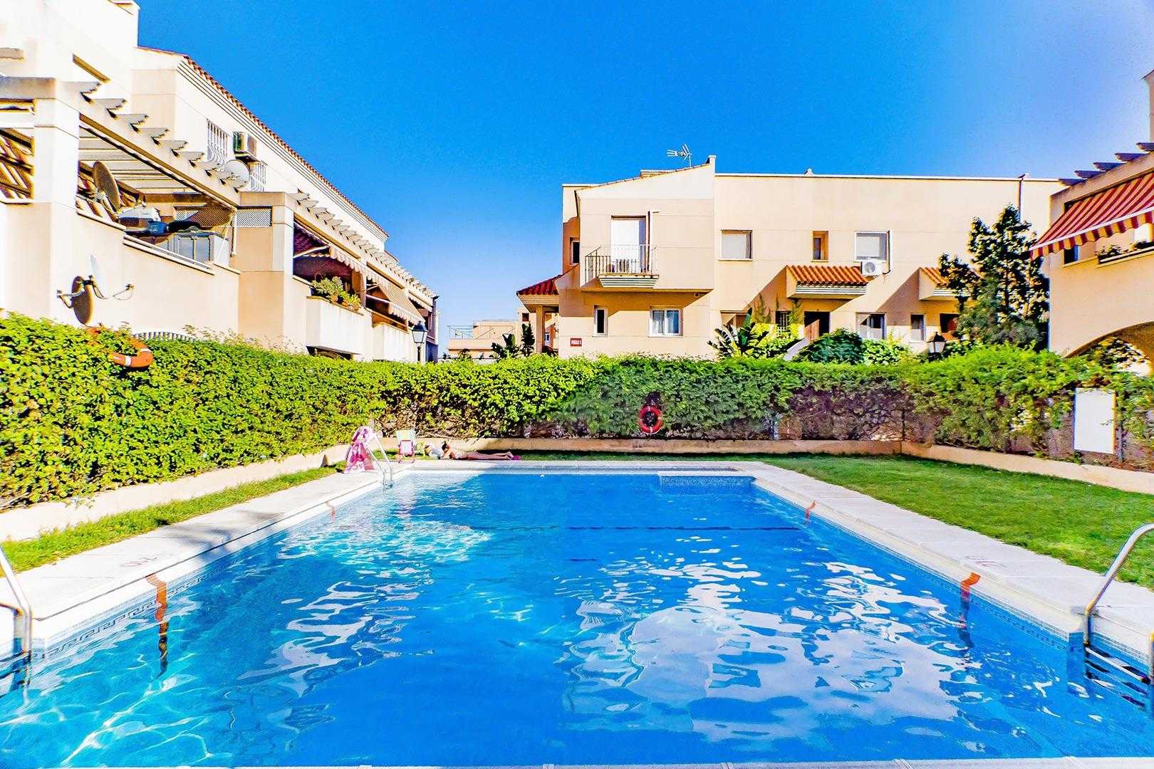 Condominium in Roquetas de Mar, Andalucía 12557173
