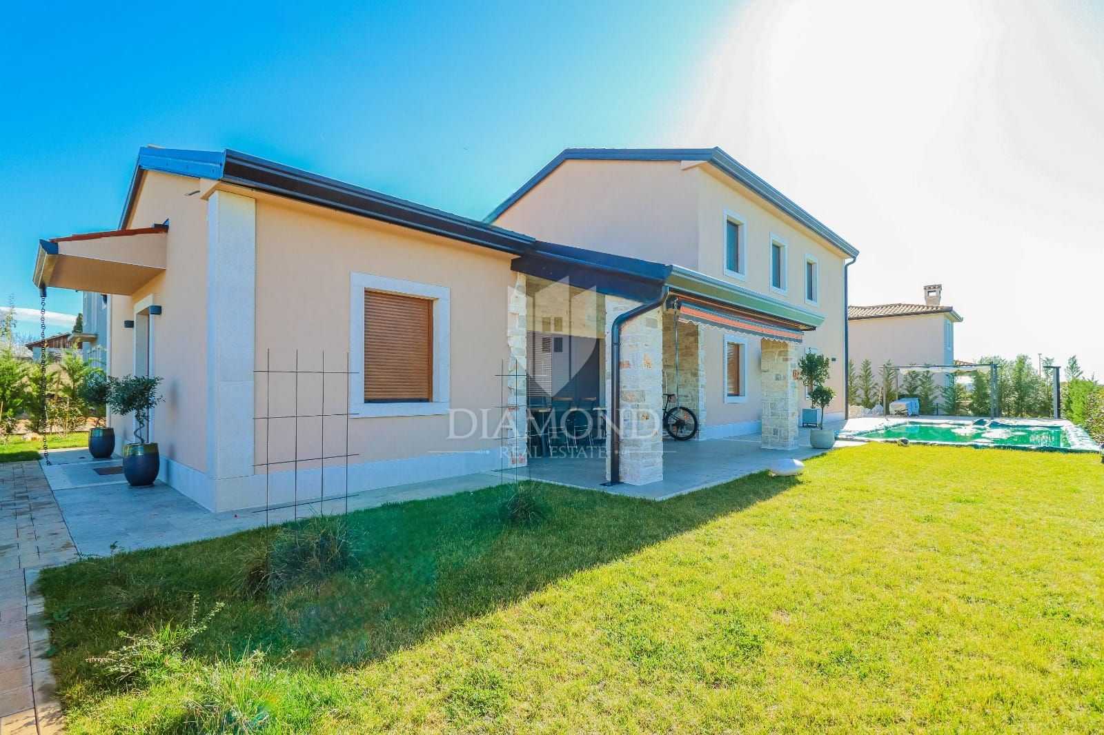 жилой дом в Novigrad, Istarska Zupanija 12557268