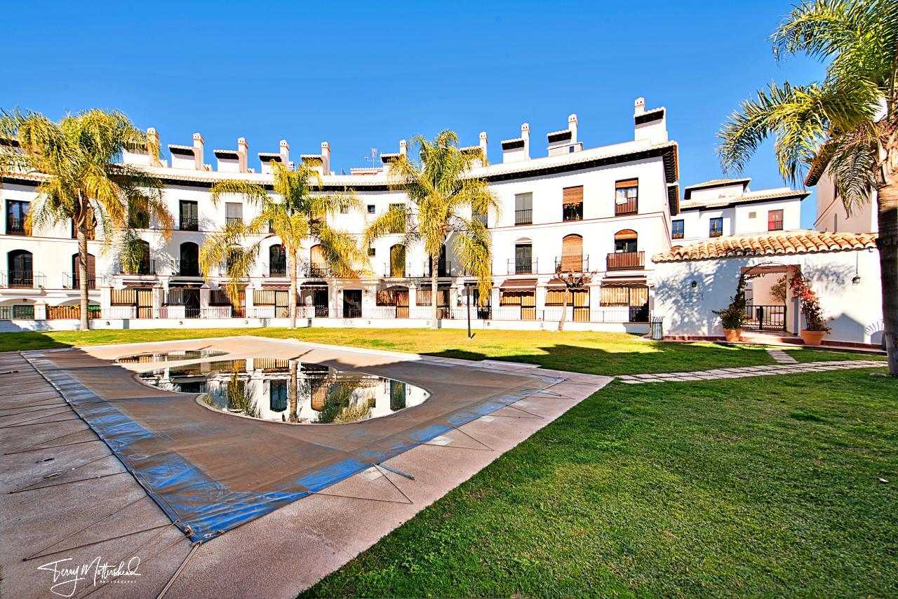 Eigentumswohnung im Vélez de Benaudalla, Andalusia 12557651
