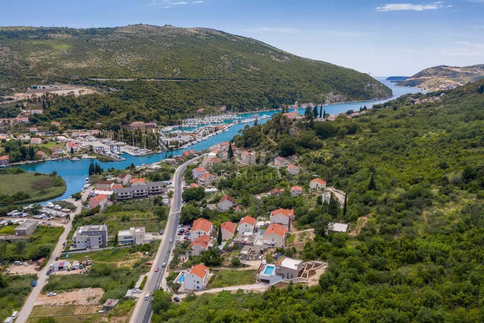 rumah dalam Rožat, Dubrovnik-Neretva County 12557837