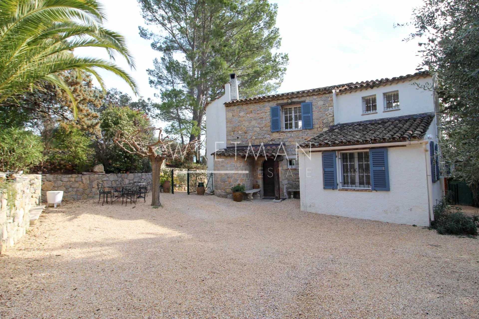 Hus i Seillans, Provence-Alpes-Cote d'Azur 12558436