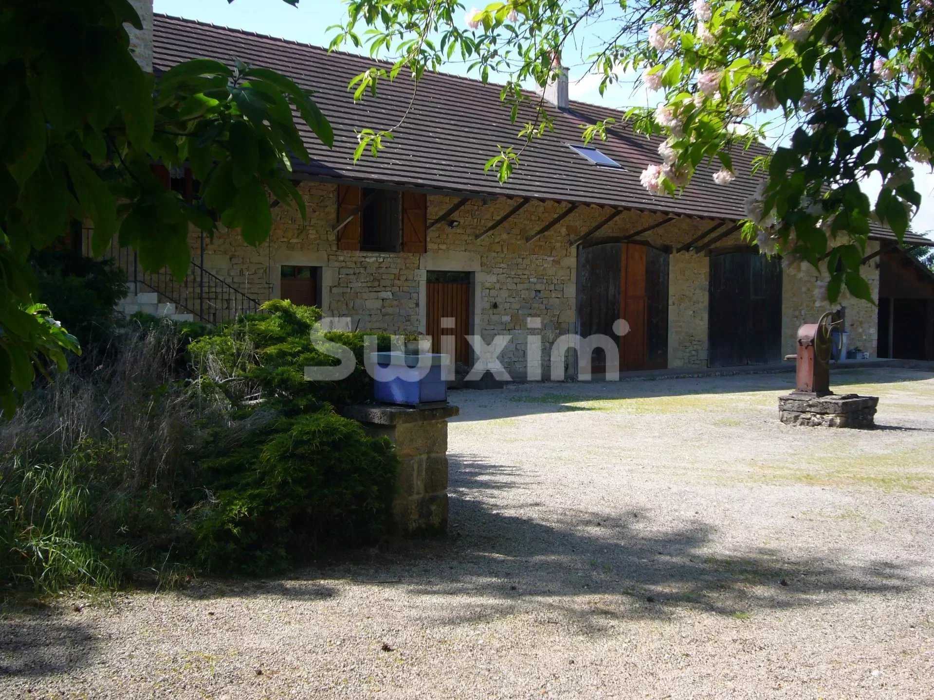 House in Lons-le-Saunier, Bourgogne-Franche-Comte 12558452
