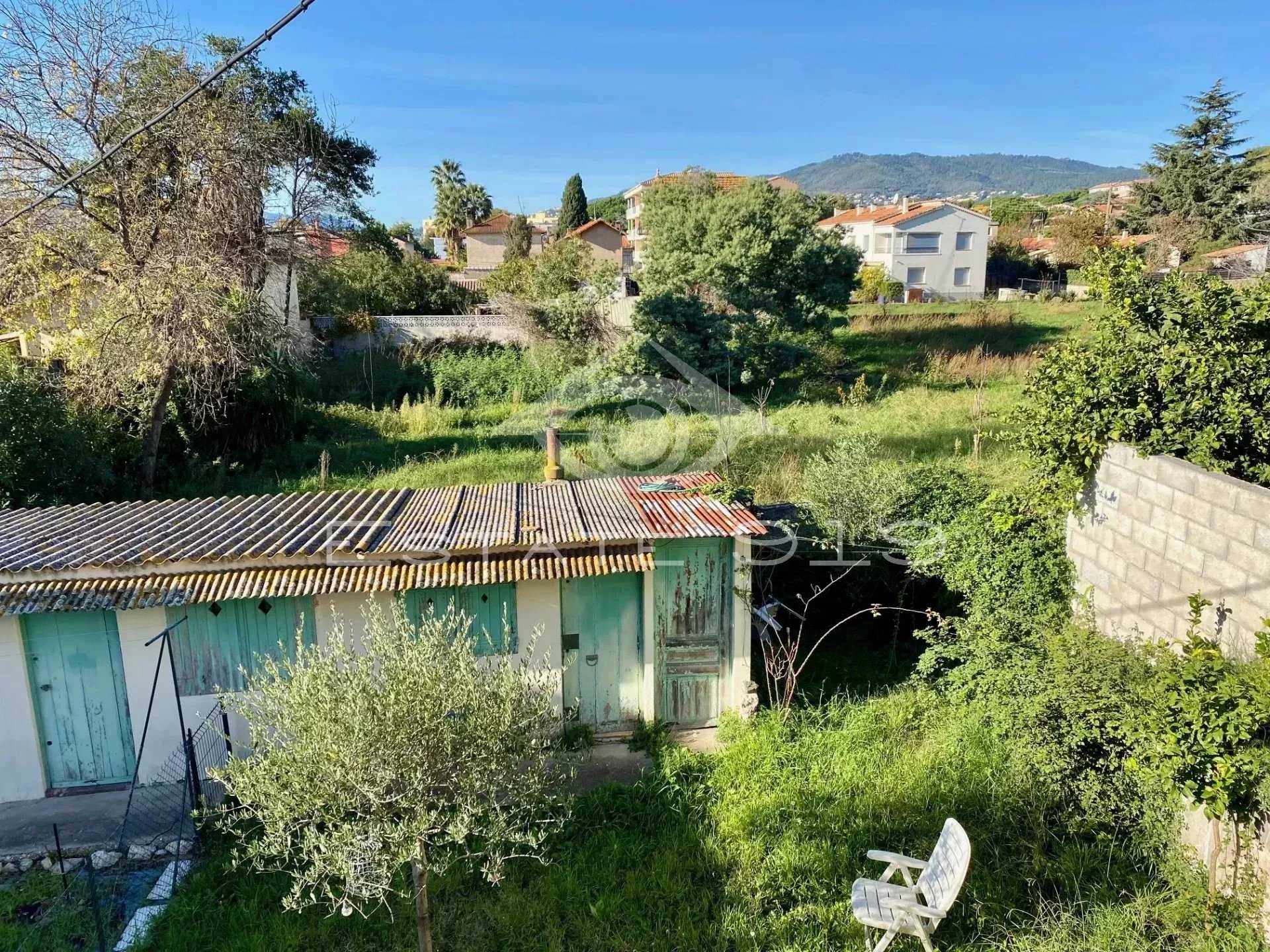 Eigentumswohnung im La Bocca, Provence-Alpes-Côte d'Azur 12558472
