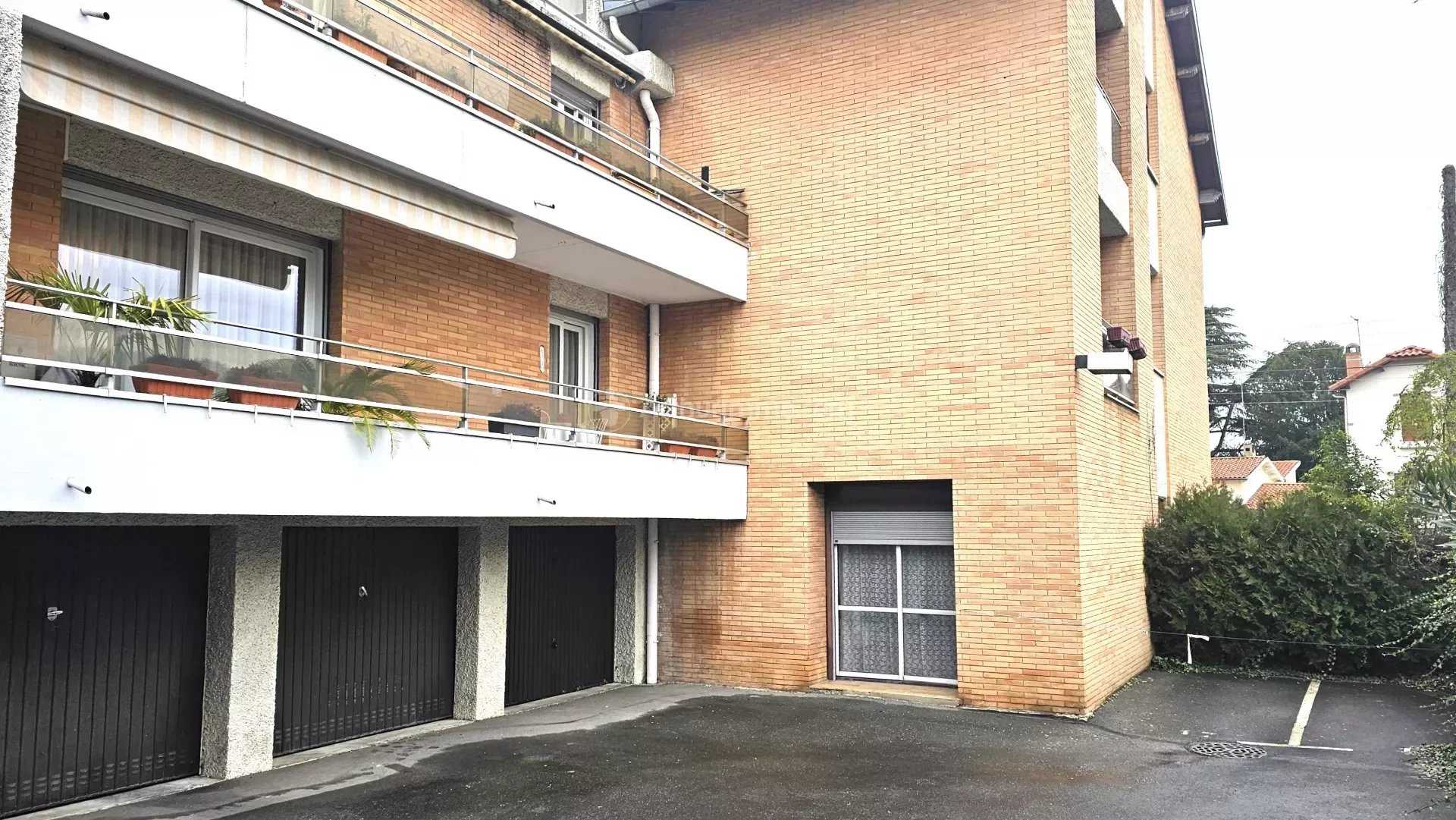 Condominium in Toulouse, Occitanie 12558524