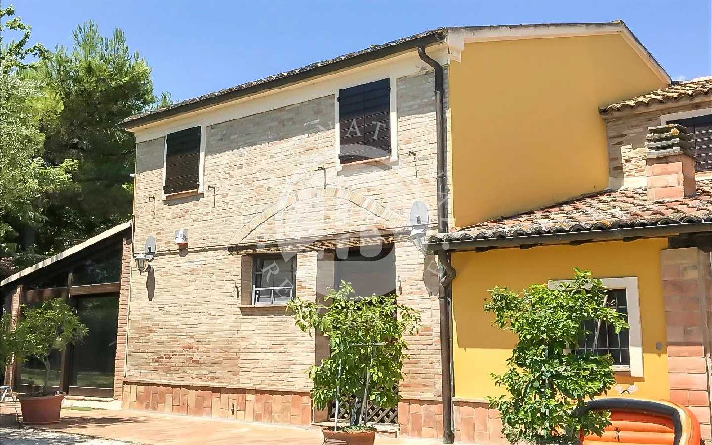 بيت في Pesaro, Pesaro-Urbino 12558747