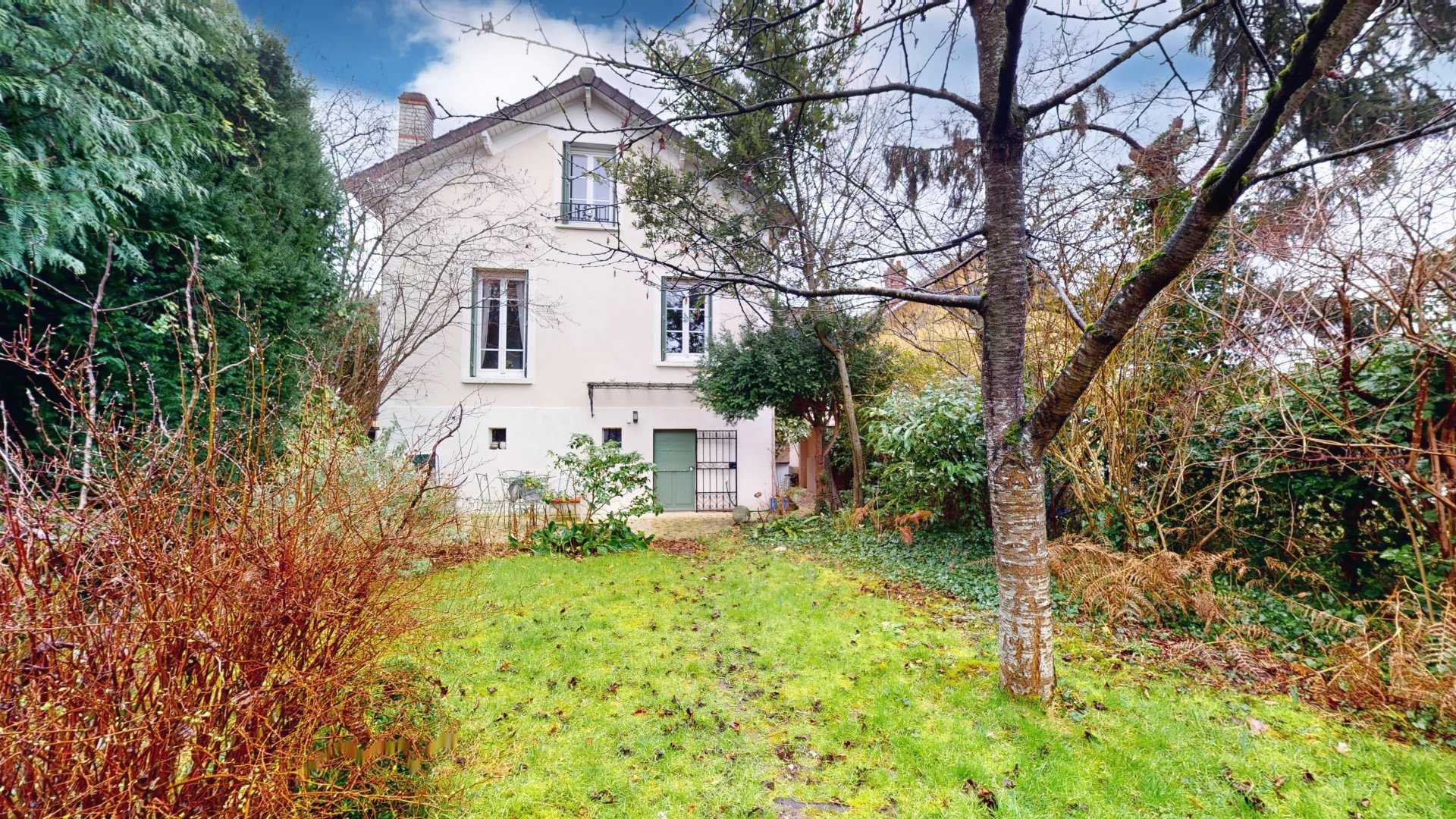 House in Gagny, Ile-de-France 12559791