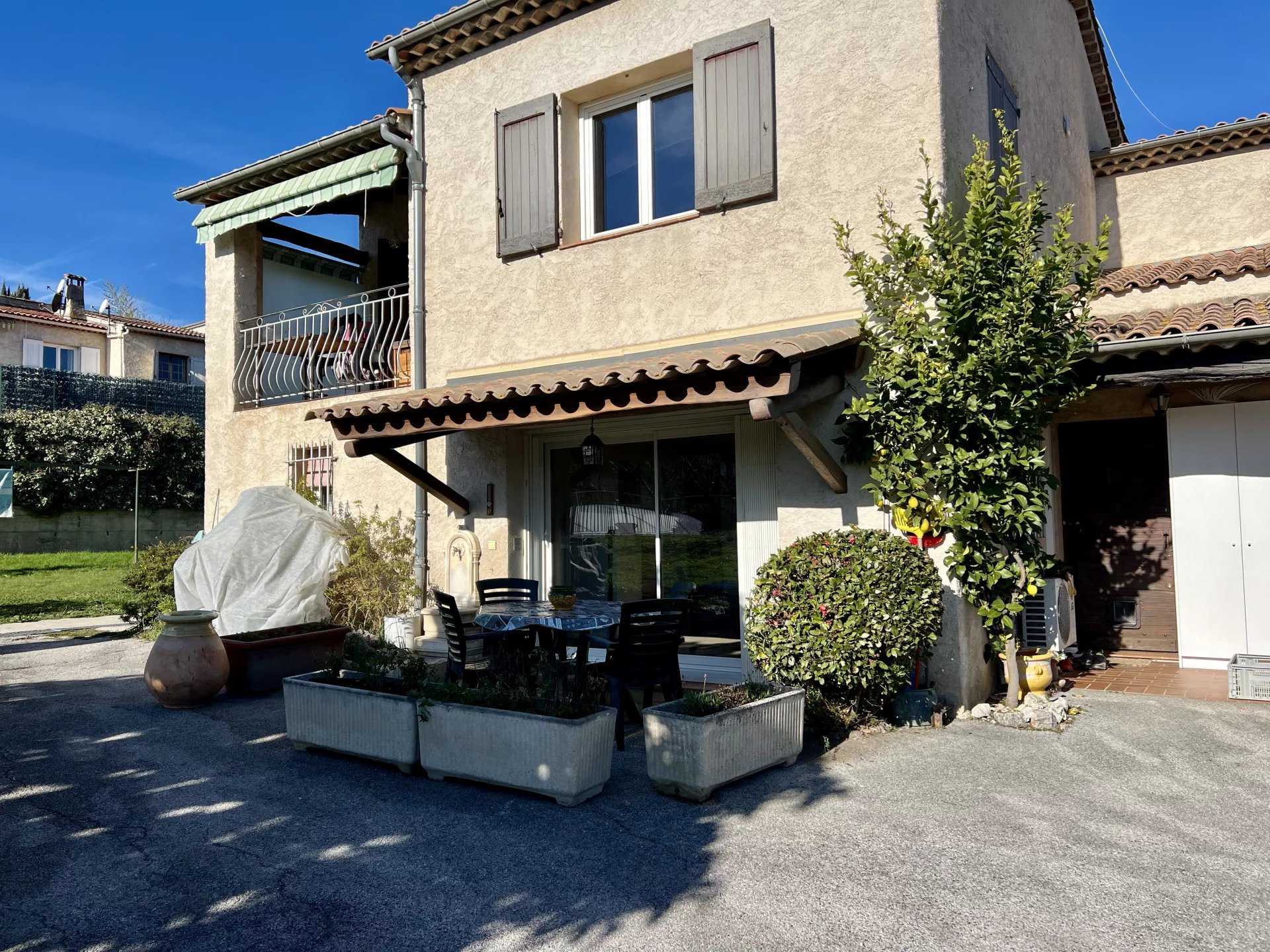 Condominium in La Colle-sur-Loup, Provence-Alpes-Cote d'Azur 12559809