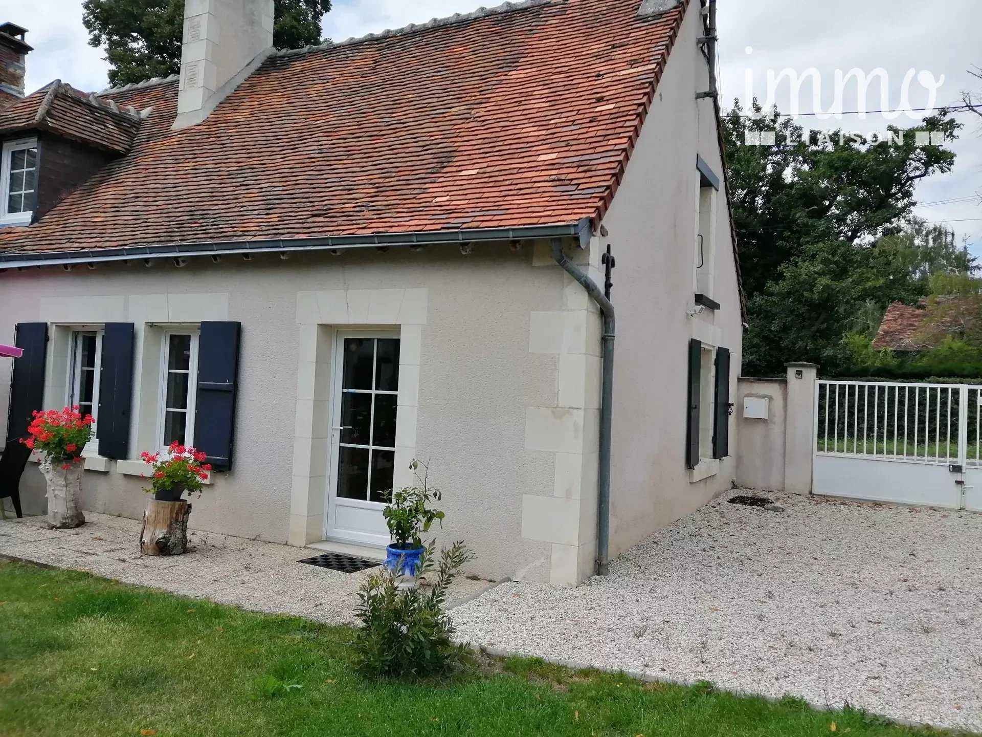 жилой дом в Loches, Indre-et-Loire 12559838