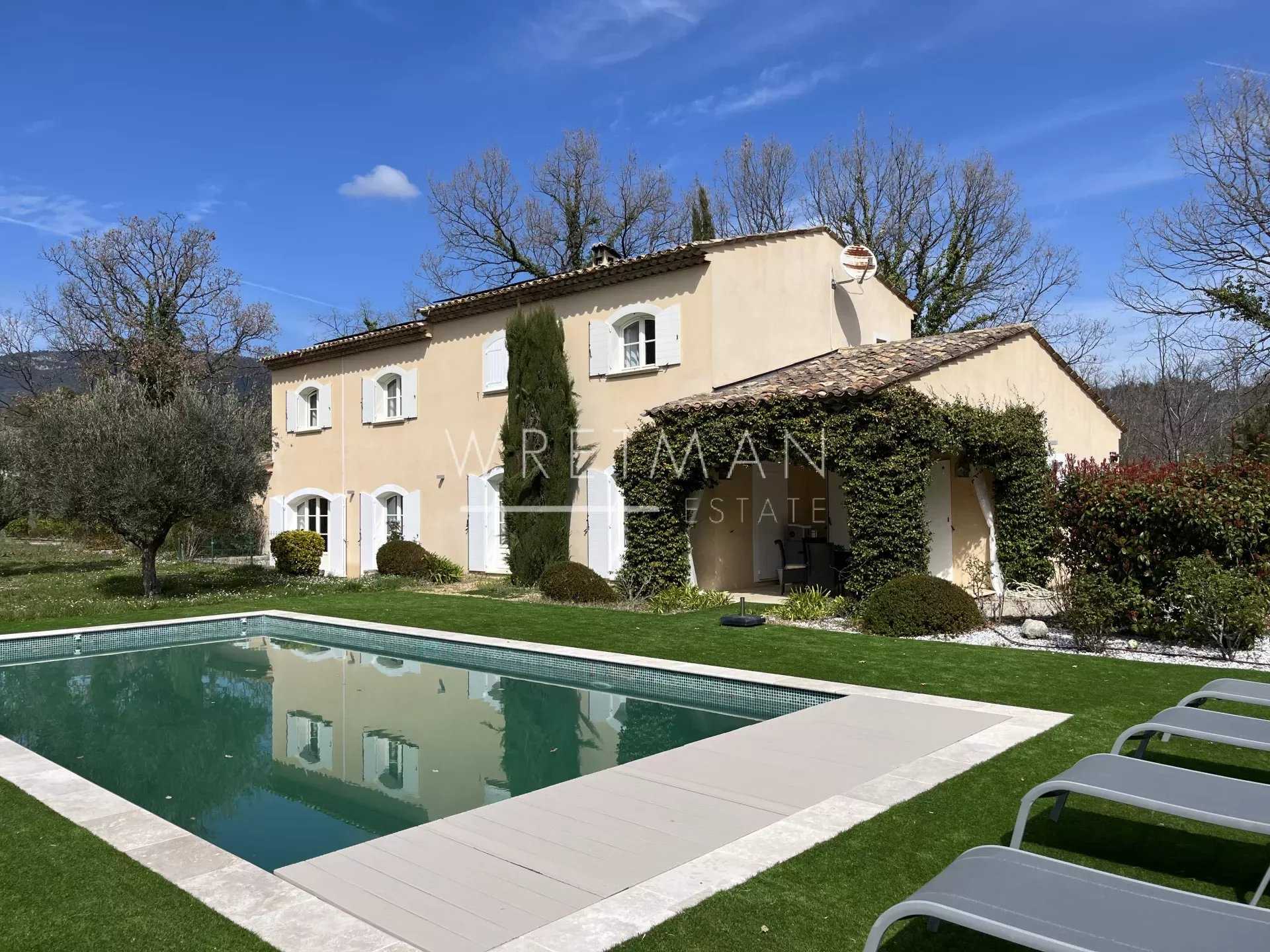 Huis in Seillans, Provence-Alpes-Côte d'Azur 12560994