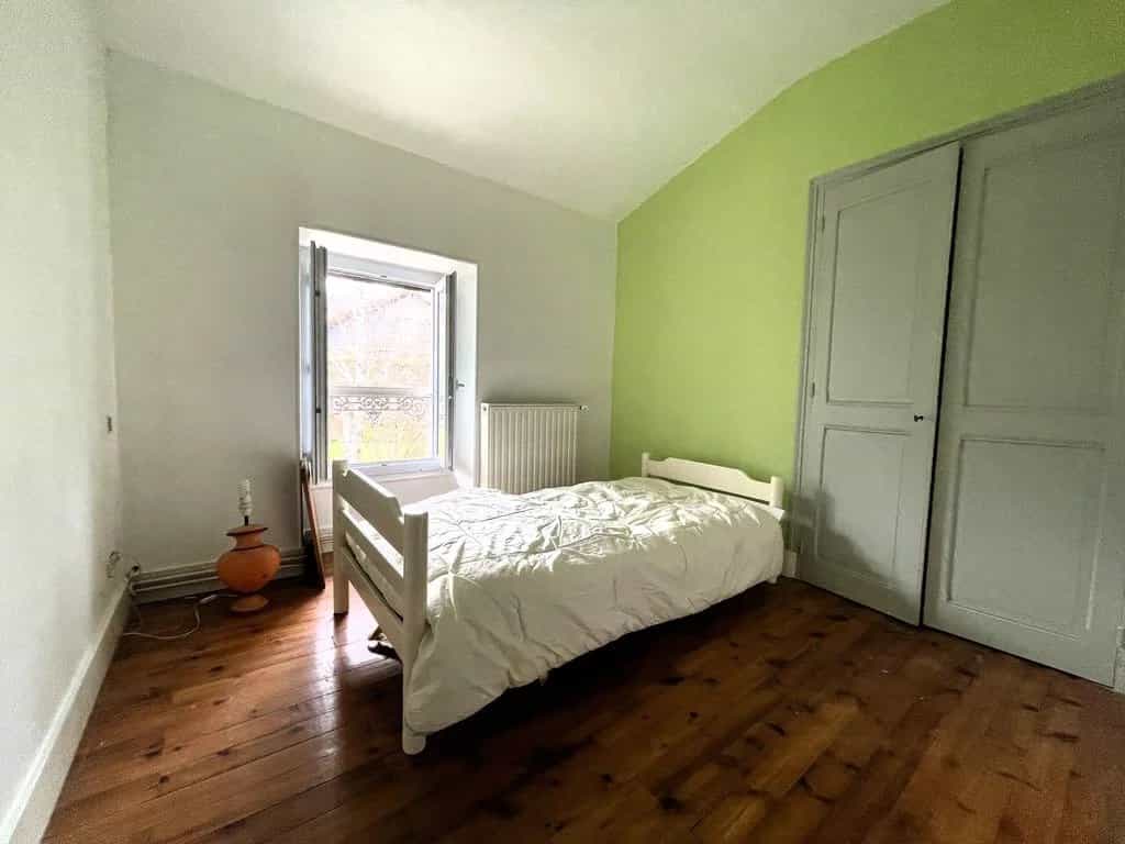 Квартира в Saint-Nazaire-les-Eymes, Овернь-Рона-Альпи 12560996