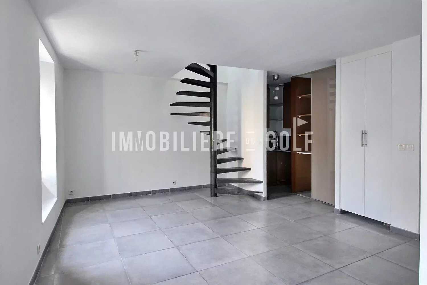 Condominium in La Valentine, Provence-Alpes-Cote d'Azur 12561018