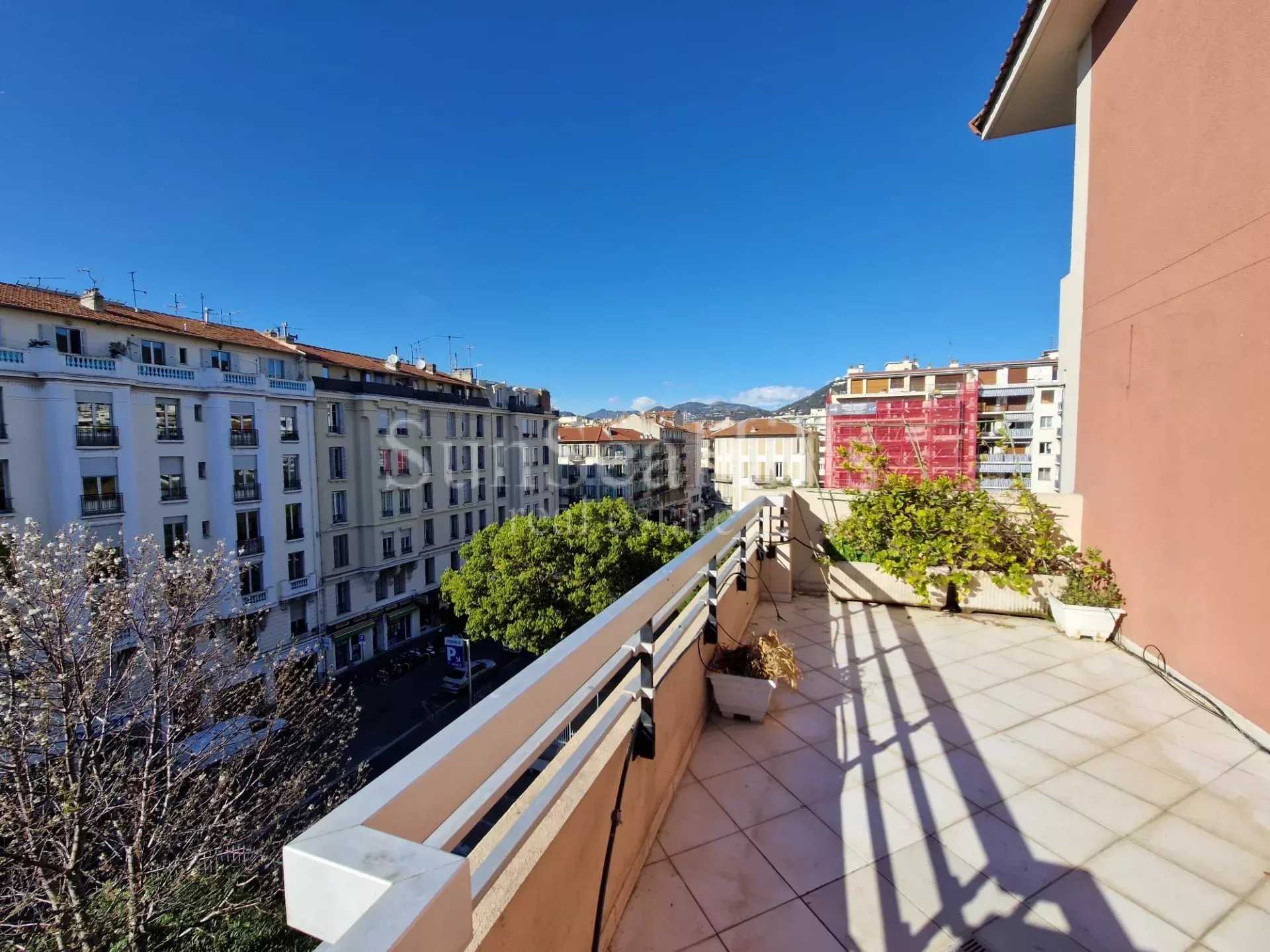 Résidentiel dans Nice, Alpes-Maritimes 12561032