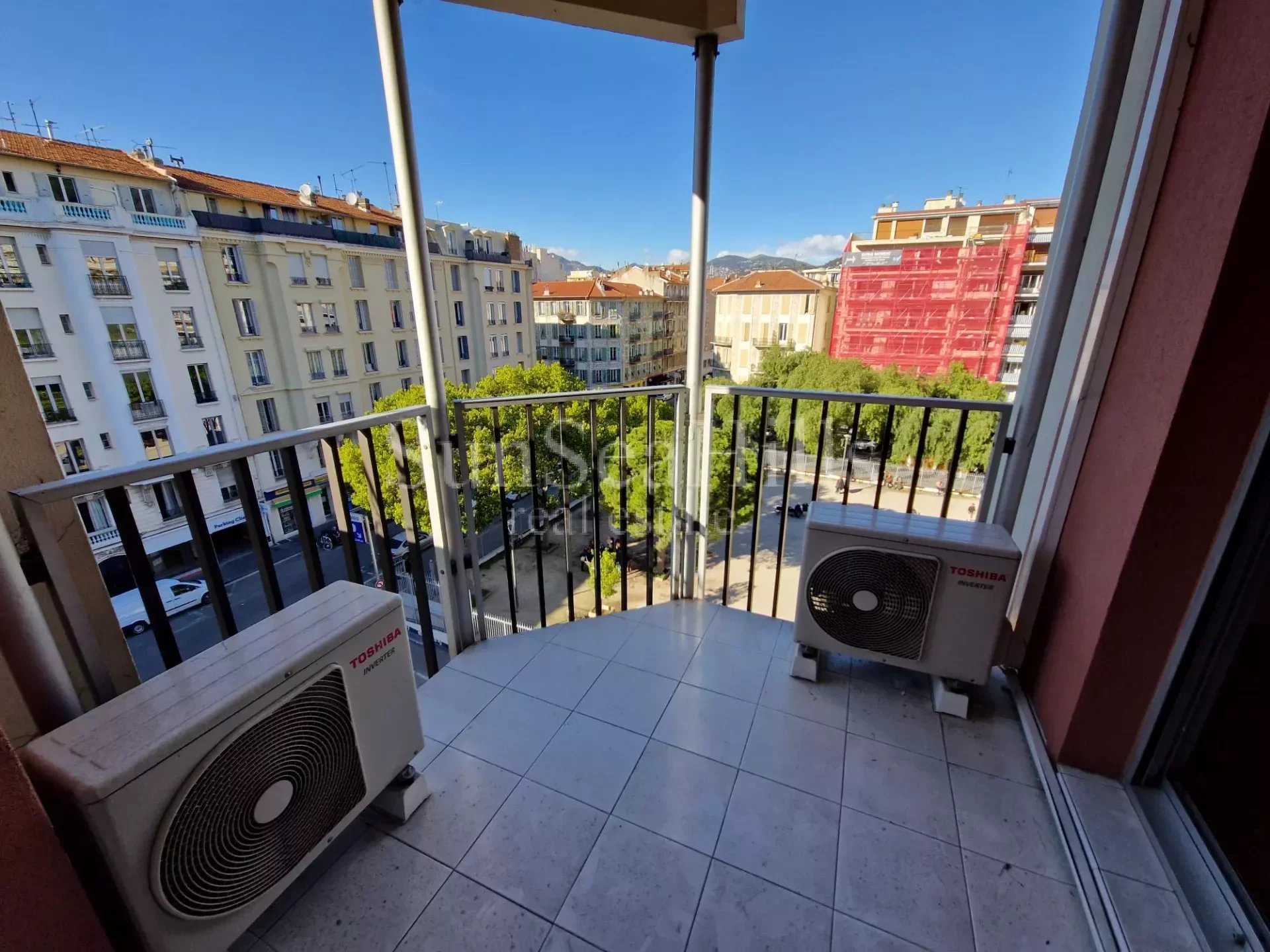 Résidentiel dans Nice, Alpes-Maritimes 12561032