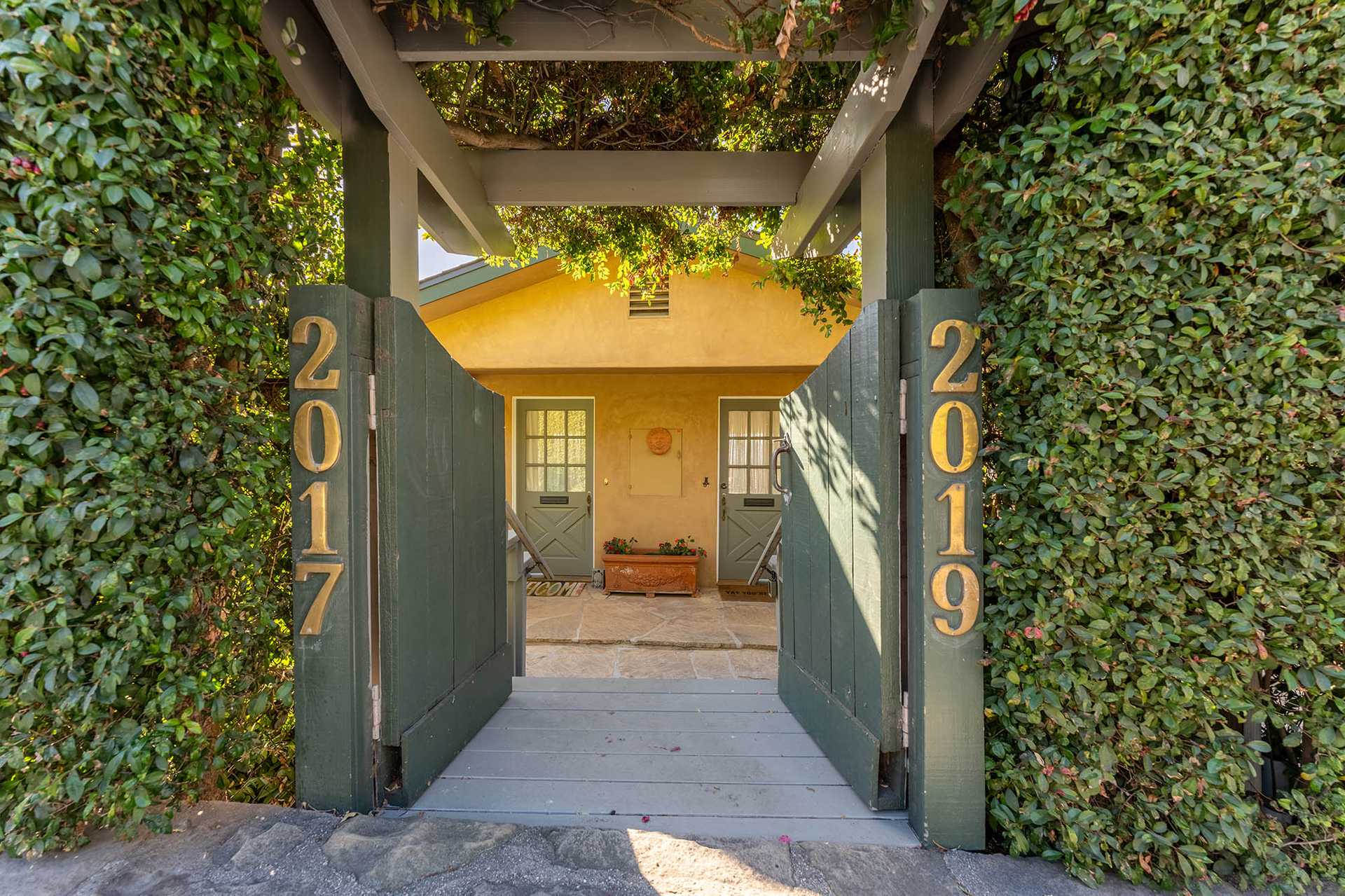 Talo sisään Santa Barbara, 2017 Alameda Padre Serra 12564943