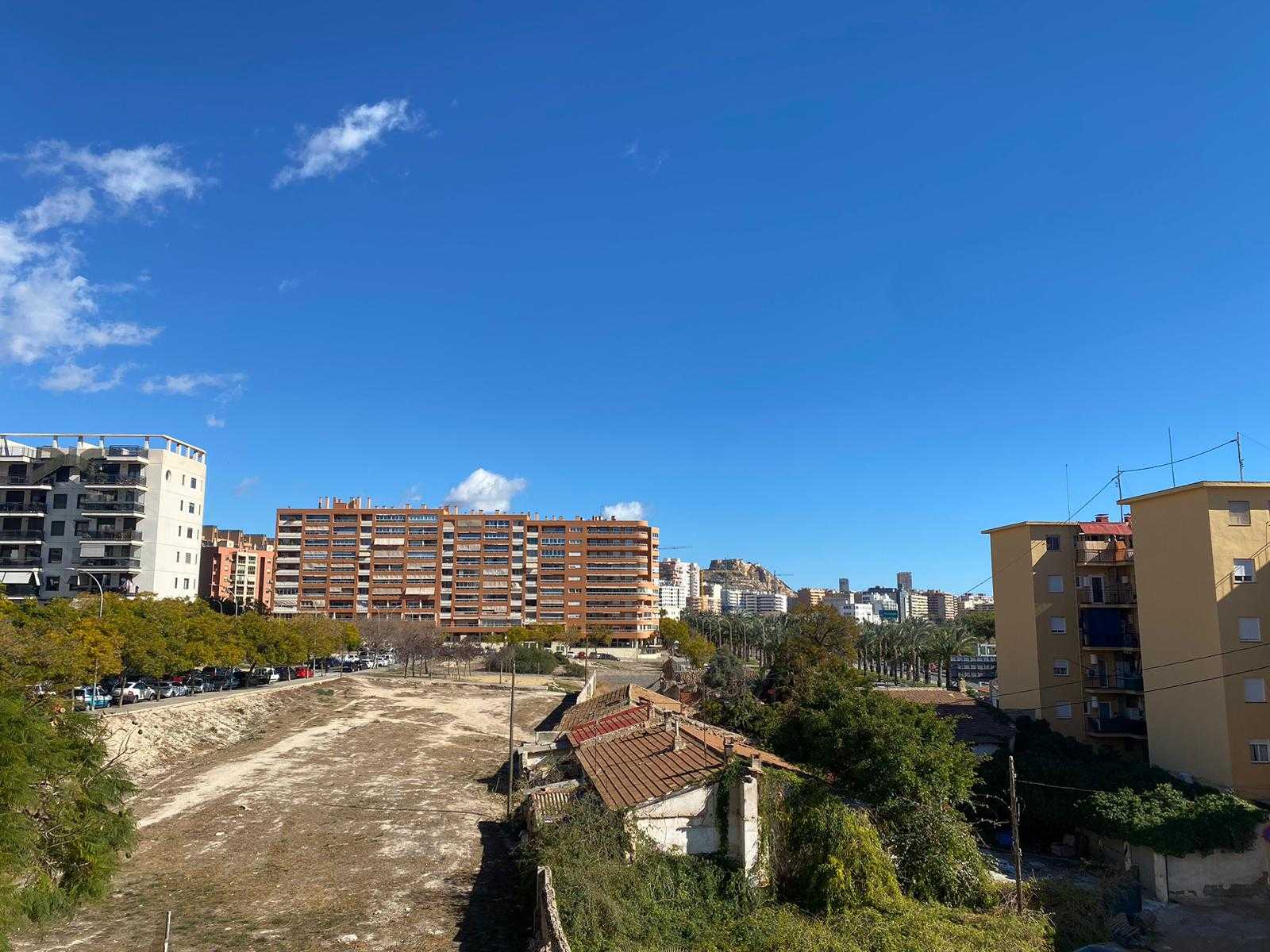 Condominium in Alicante, Valencian Community 12569089