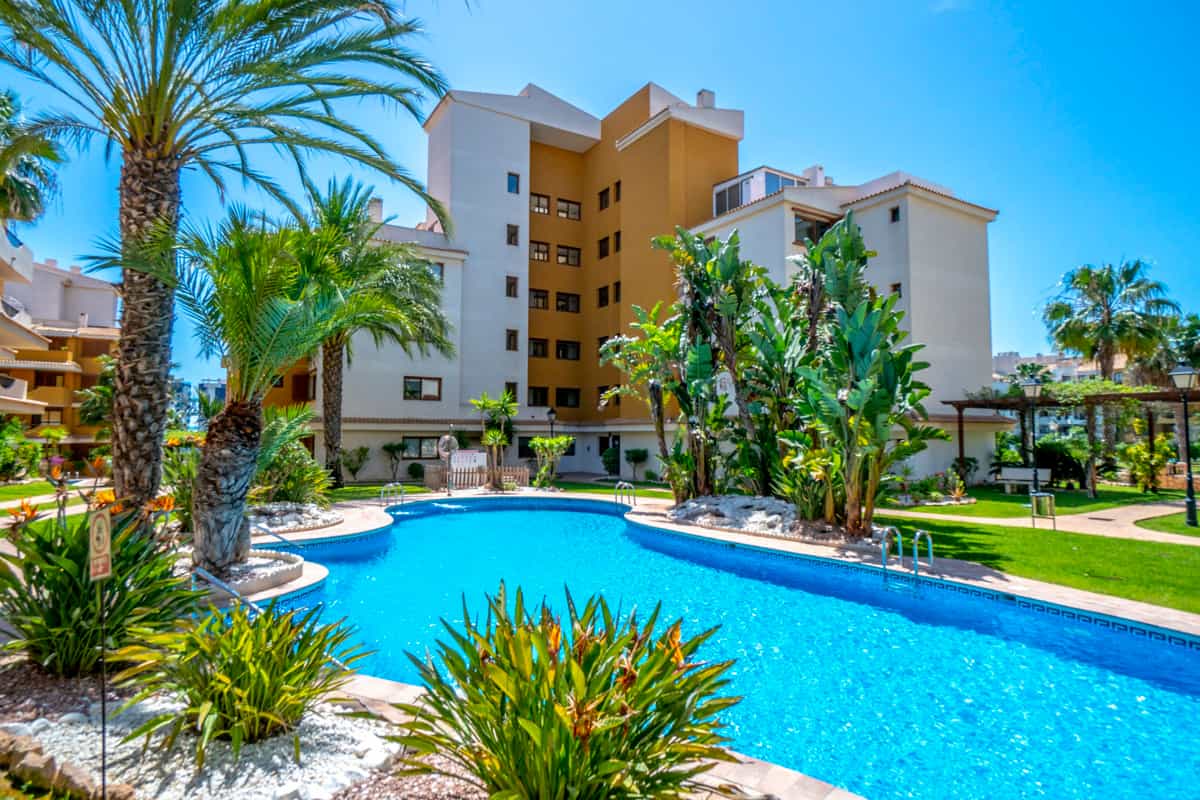 公寓 在 Torrevieja, Comunidad Valenciana 12574201