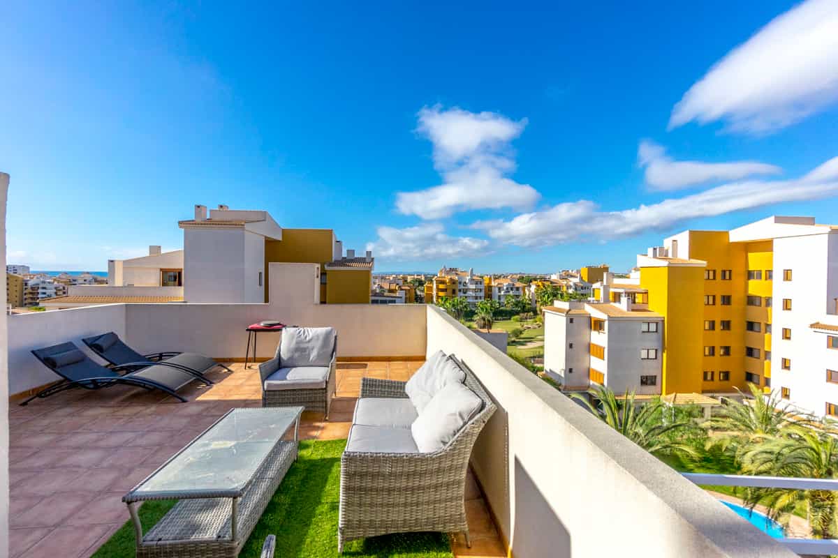 Condominium in Torrevieja, Valencia 12574201