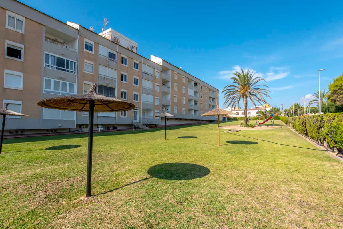 Eigentumswohnung im Torrevieja, Comunidad Valenciana 12574242