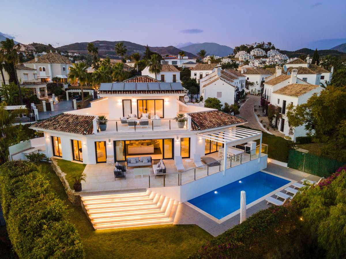 House in Marbella, Andalusia 12574245