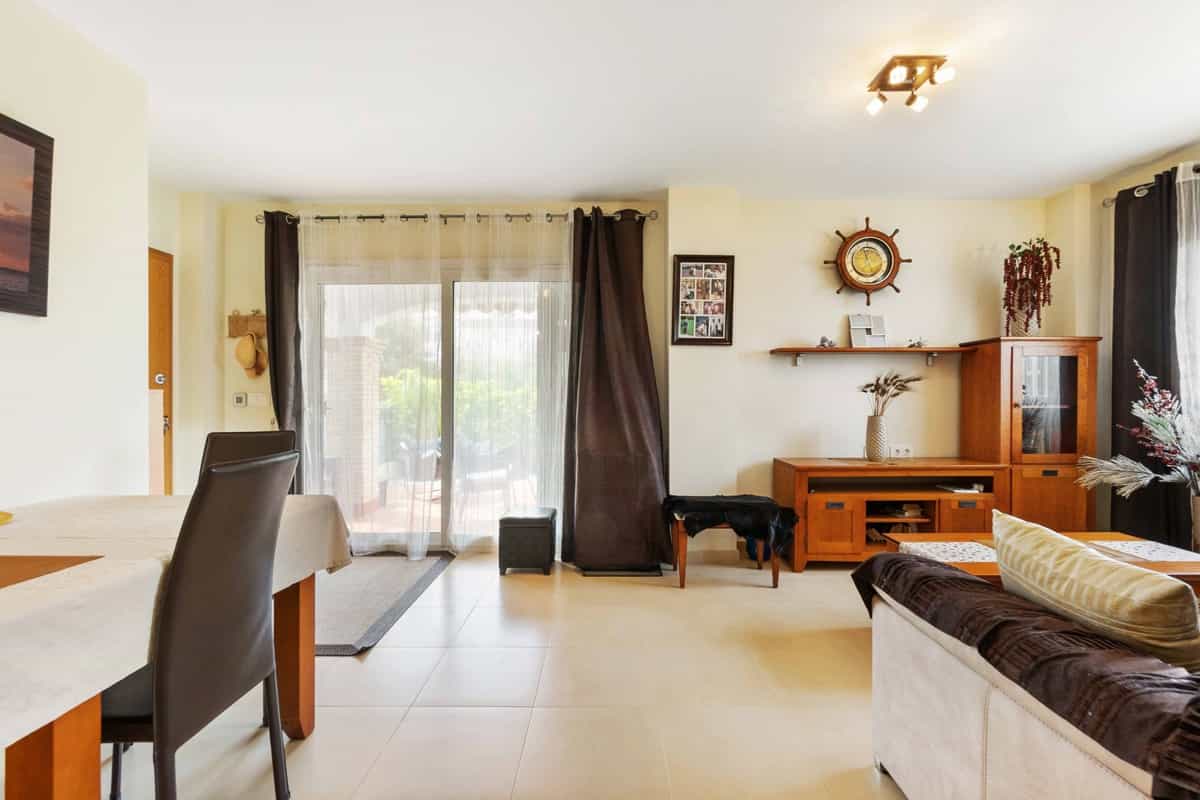Condominium in Torrelamata, Valencia 12574248