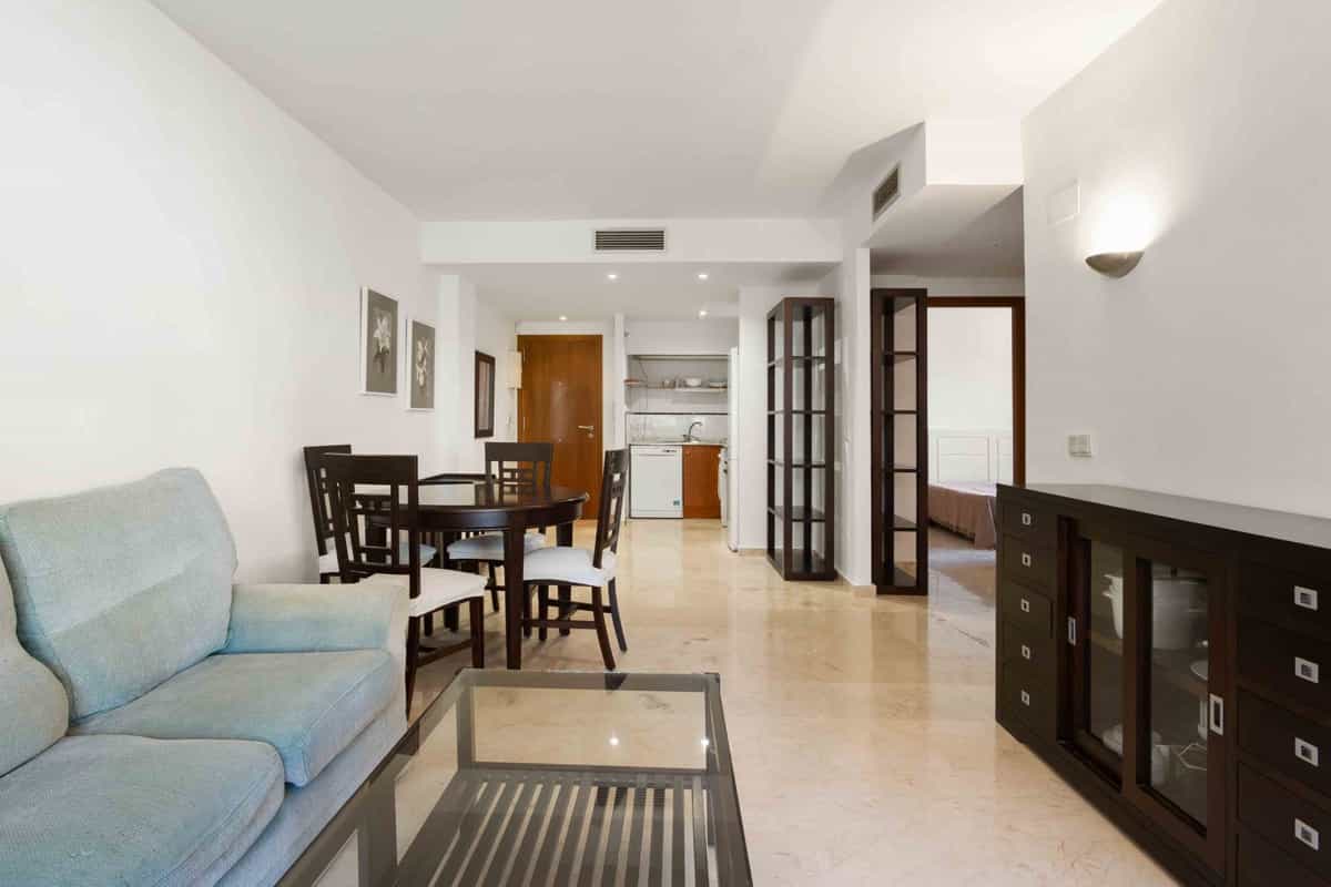 Condominium in Torrevieja, Valencia 12574256