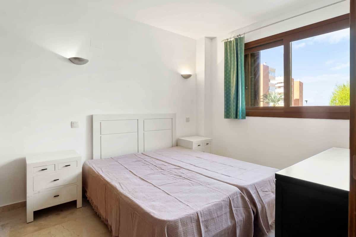 Eigentumswohnung im Torrevieja, Comunidad Valenciana 12574256