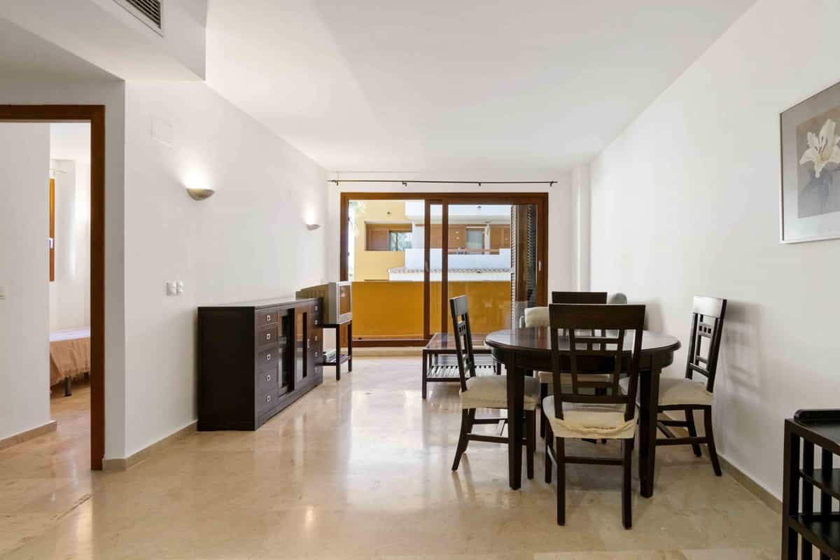 Condominium in Torrevieja, Valencia 12574256