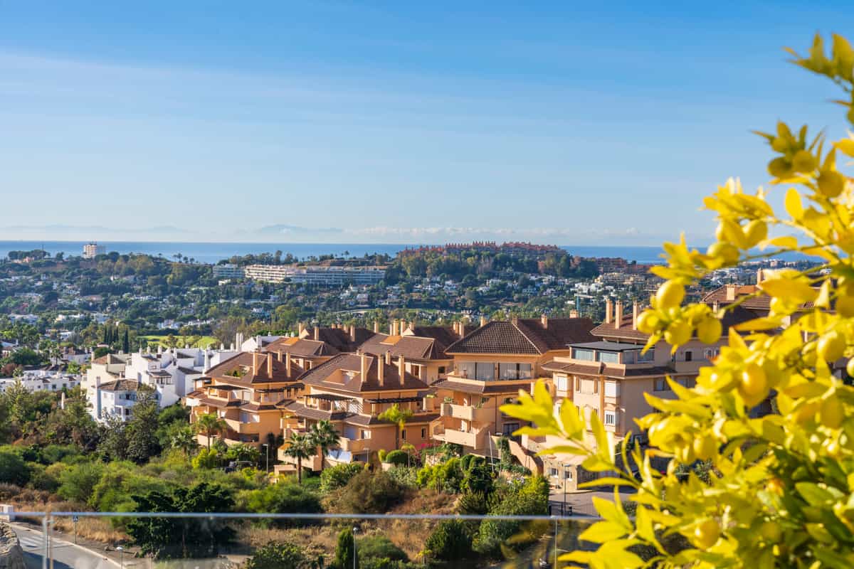 Condominium in Marbella, Andalusia 12574263