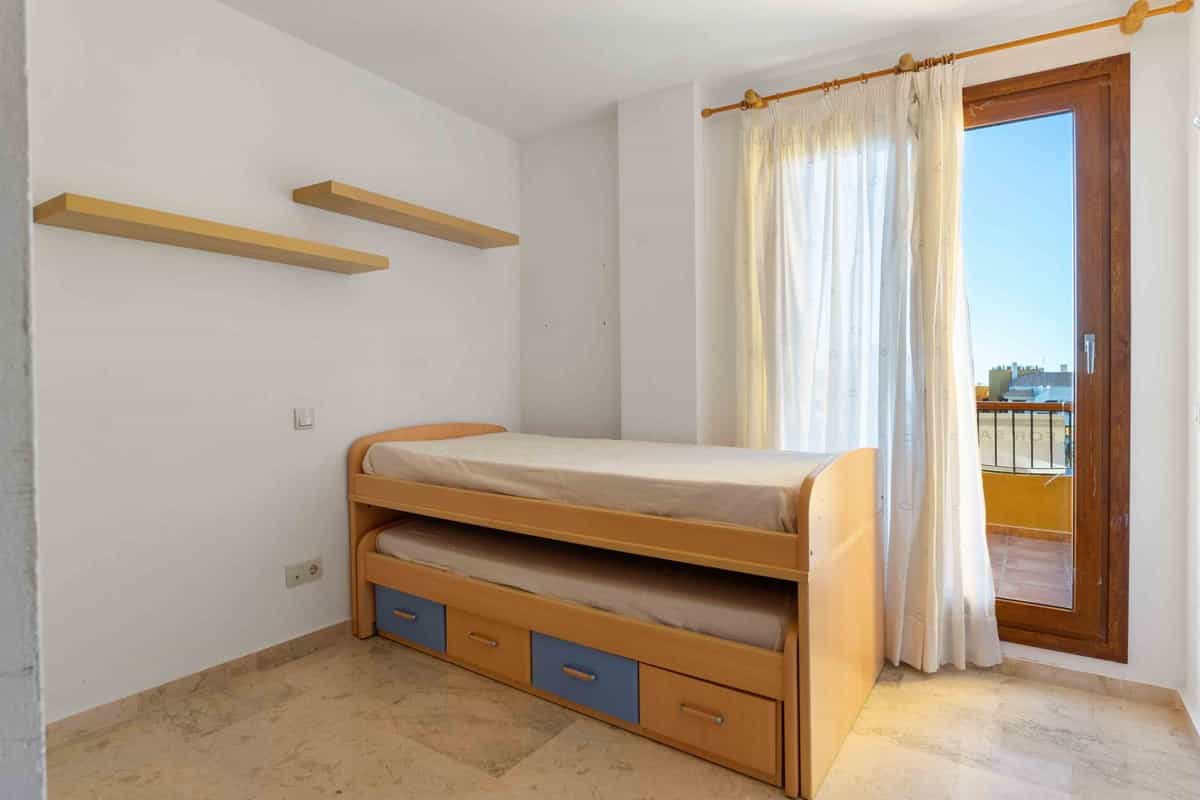 Condominium in Torrevieja, Comunidad Valenciana 12574293